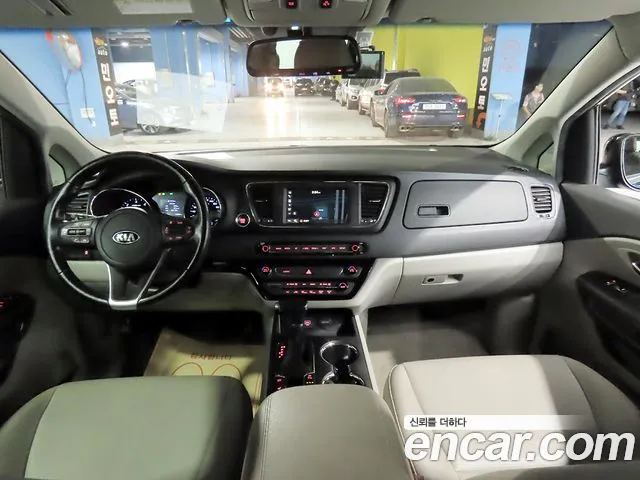 Kia Carnival 2020 thumb 5