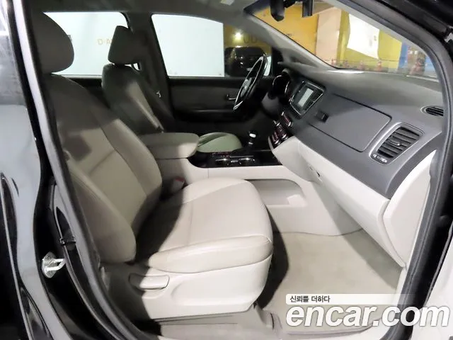 Kia Carnival 2020 thumb 8