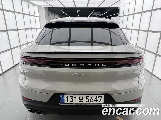 Porsche Cayenne 2024 thumb 4