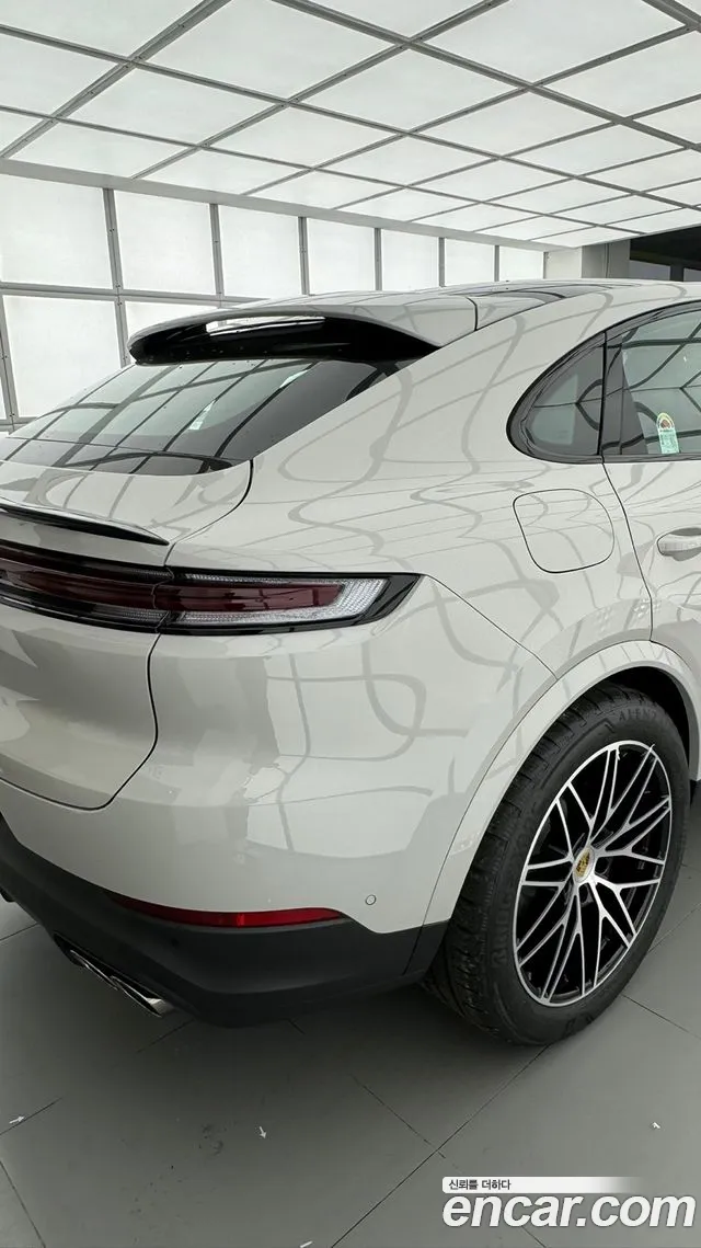 Porsche Cayenne 2024 thumb 5