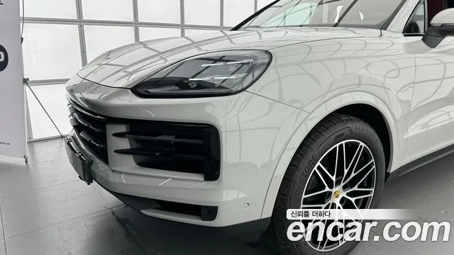 Porsche Cayenne 2024 thumb 12