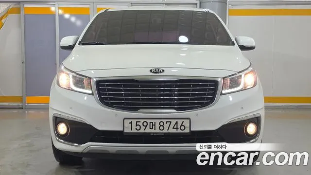 Kia Carnival 2017 thumb 2