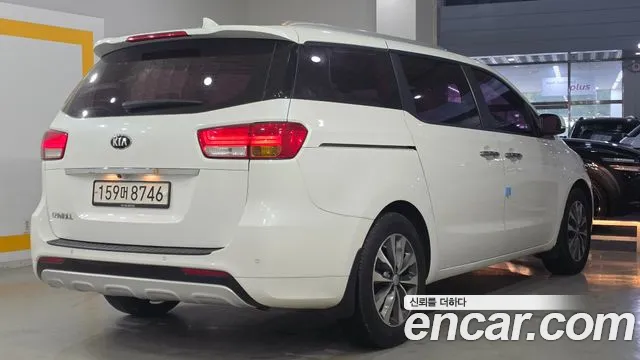 Kia Carnival 2017 thumb 4