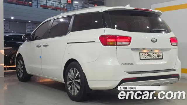 Kia Carnival 2017 thumb 6