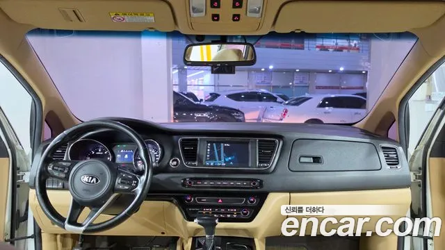 Kia Carnival 2017 thumb 7