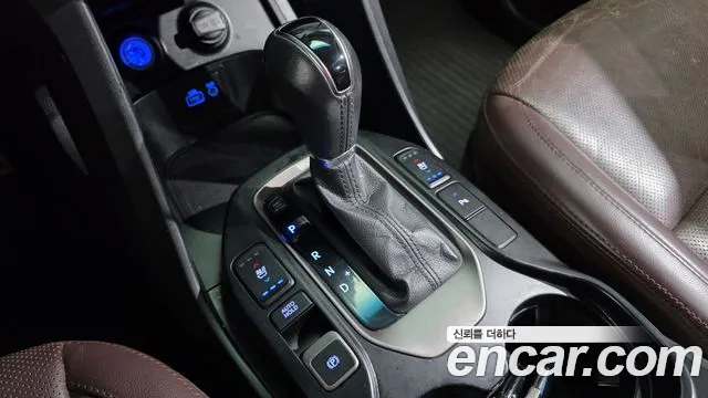 Hyundai Santa Fe 2016 thumb 9