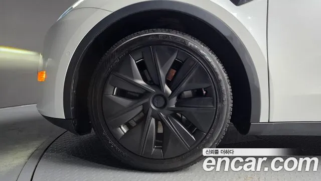 Tesla Model Y 2022 thumb 5