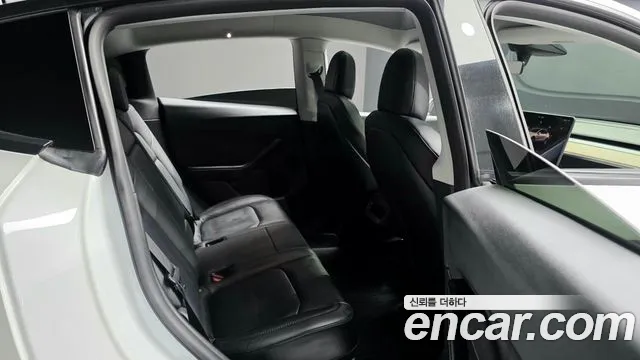 Tesla Model Y 2022 thumb 10