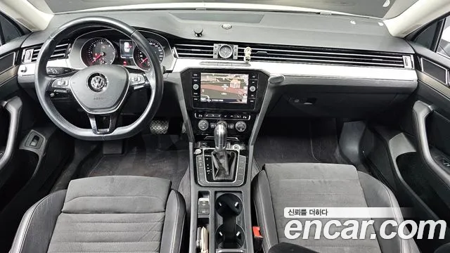 Volkswagen Passat (North America and China) 2018 thumb 7