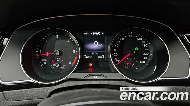 Volkswagen Passat (North America and China) 2018 thumb 8