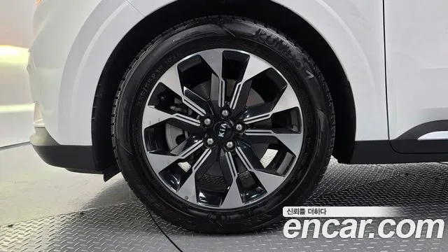 Kia Carnival 2021 thumb 4