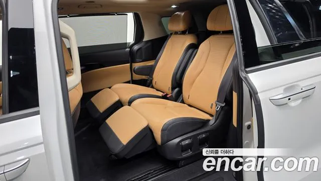 Kia Carnival 2021 thumb 10