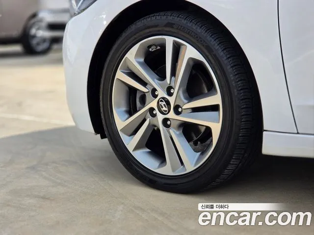 Hyundai Avante 2017 thumb 5
