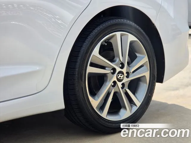 Hyundai Avante 2017 thumb 6