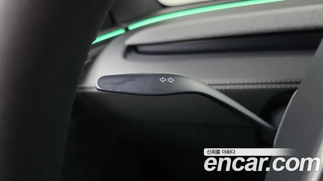 Tesla Model Y 2026 thumb 12