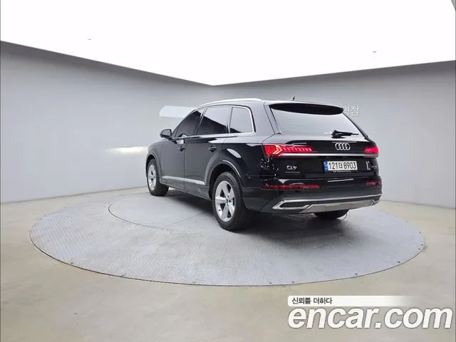 Audi Q7 2022 thumb 4