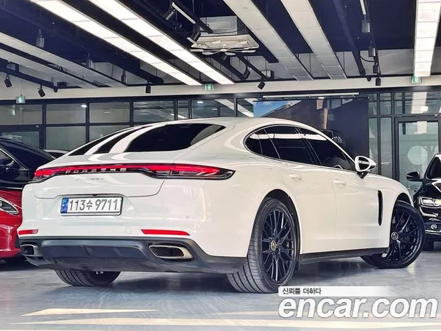 Porsche Panamera 2021 thumb 4