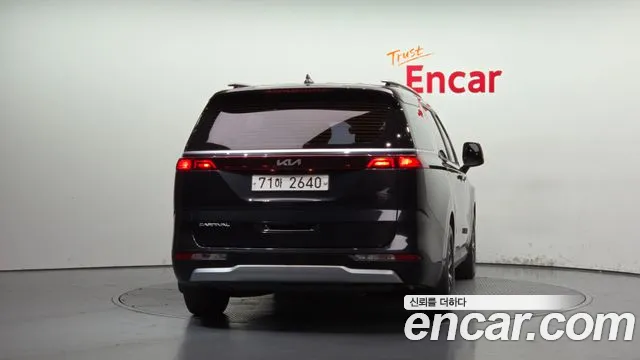 Kia Carnival 2021 thumb 4