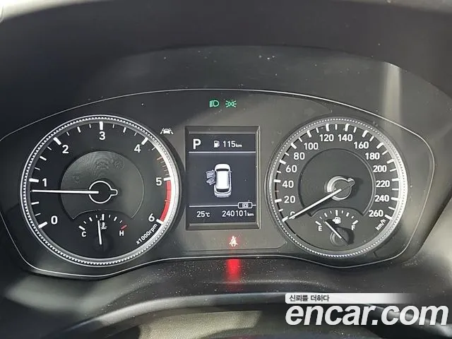 Hyundai Santa Fe 2018 thumb 7