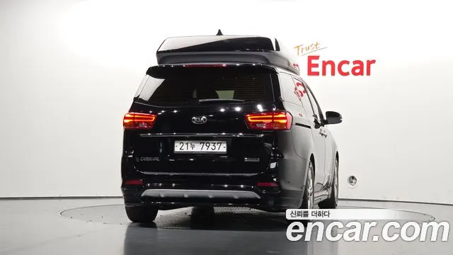 Kia Carnival 2019 thumb 3