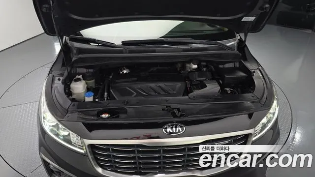 Kia Carnival 2019 thumb 5