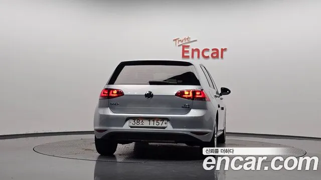 Volkswagen Golf Sportsvan 2013 thumb 3