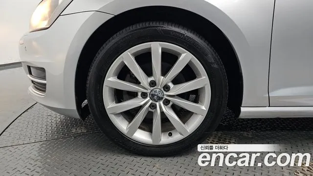 Volkswagen Golf Sportsvan 2013 thumb 4