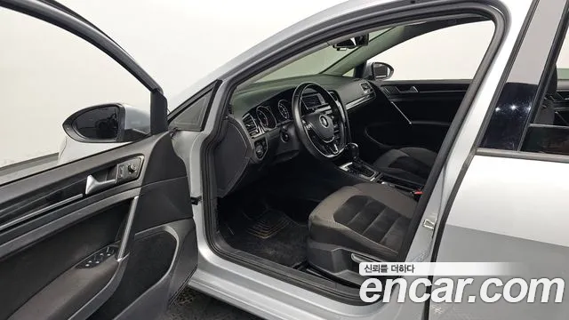 Volkswagen Golf Sportsvan 2013 thumb 9