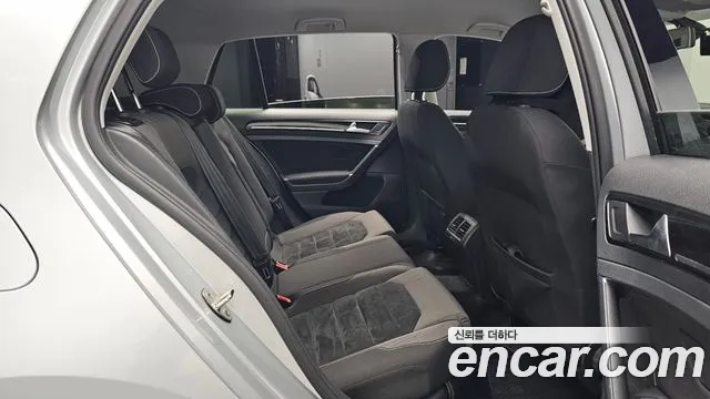Volkswagen Golf Sportsvan 2013 thumb 10