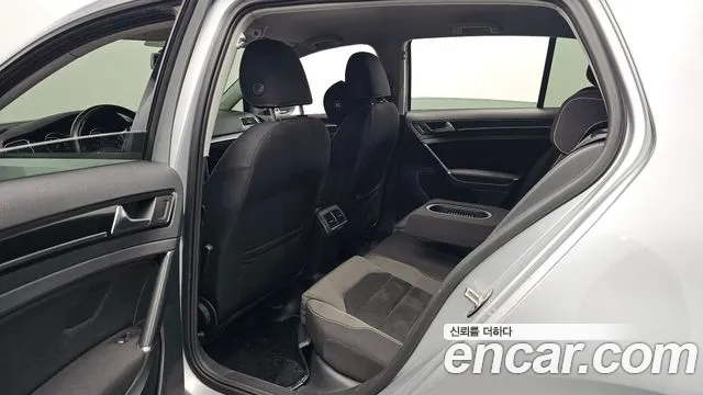 Volkswagen Golf Sportsvan 2013 thumb 11