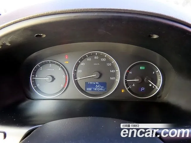 Hyundai Starex 2015 thumb 10