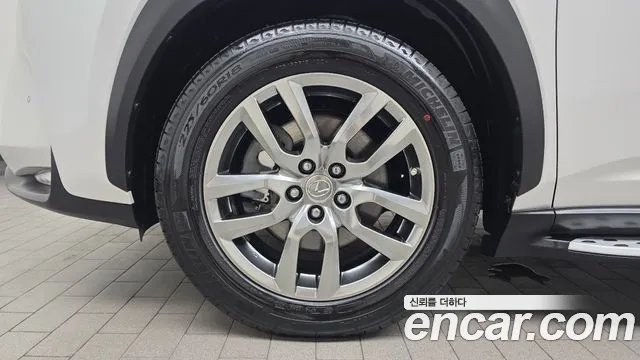 Lexus NX 2017 thumb 5