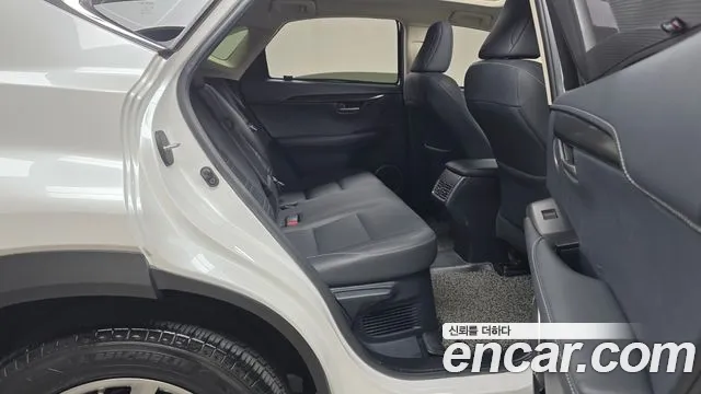 Lexus NX 2017 thumb 11