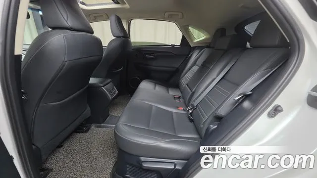 Lexus NX 2017 thumb 12