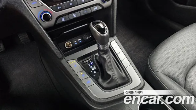 Hyundai Avante 2016 thumb 9