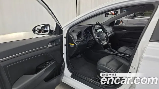 Hyundai Avante 2016 thumb 10