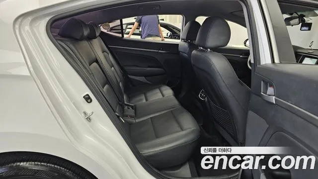 Hyundai Avante 2016 thumb 11