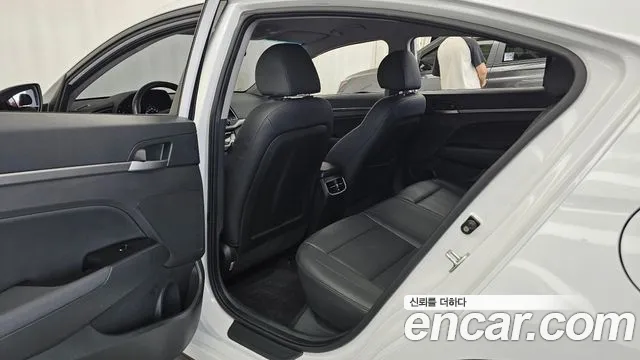 Hyundai Avante 2016 thumb 12