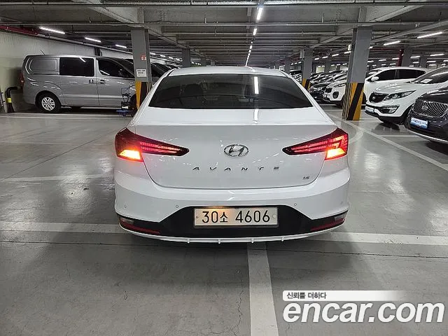 Hyundai Avante 2018 thumb 4