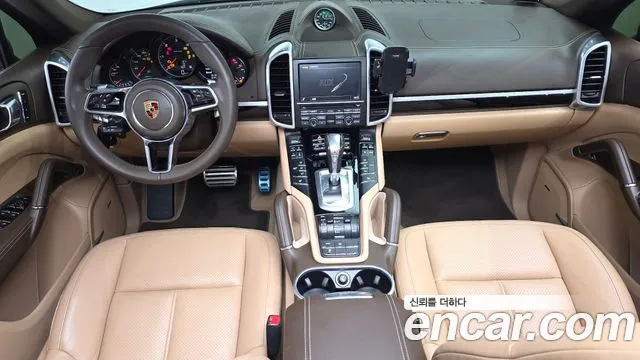 Porsche Cayenne 2015 thumb 6