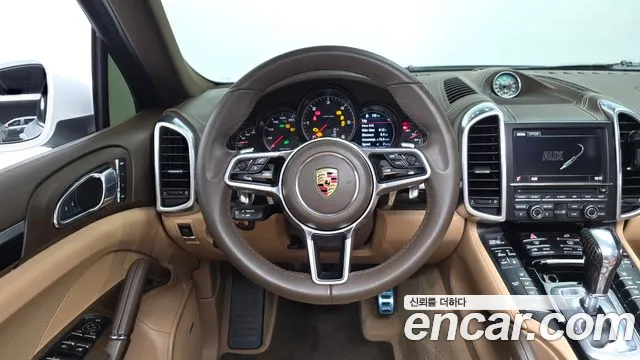 Porsche Cayenne 2015 thumb 11