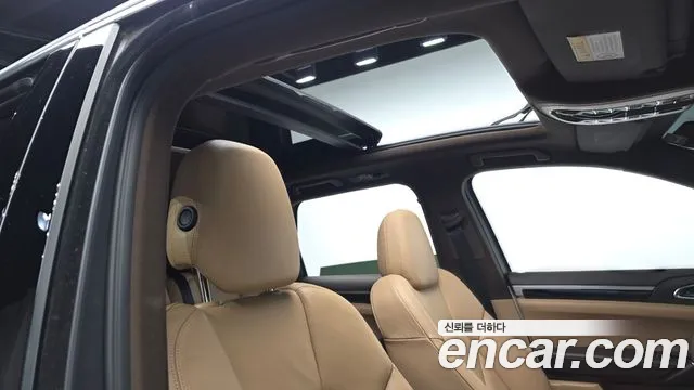 Porsche Cayenne 2015 thumb 12