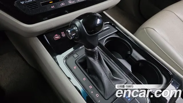 Kia Carnival 2016 thumb 9