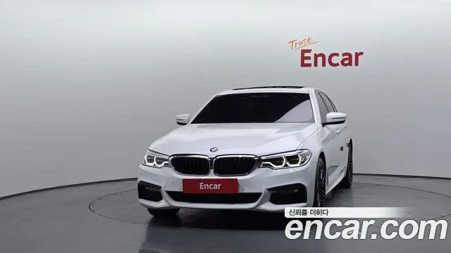 BMW 5-Series 2018 thumb 3