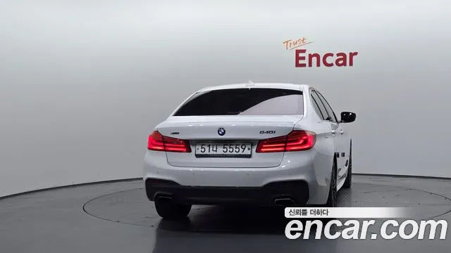 BMW 5-Series 2018 thumb 4