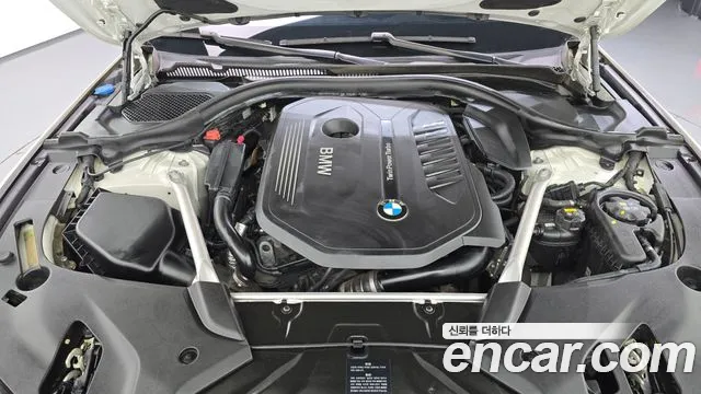 BMW 5-Series 2018 thumb 6