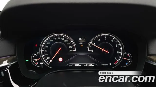 BMW 5-Series 2018 thumb 8