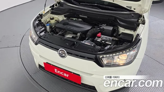 KG_Mobility_Ssangyong TIBOLI 2015 thumb 5