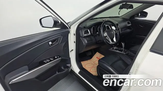 KG_Mobility_Ssangyong TIBOLI 2015 thumb 9