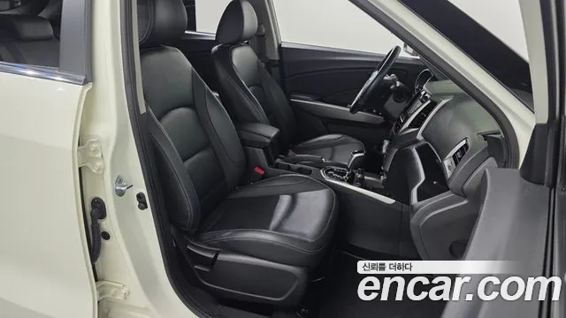 KG_Mobility_Ssangyong TIBOLI 2015 thumb 10